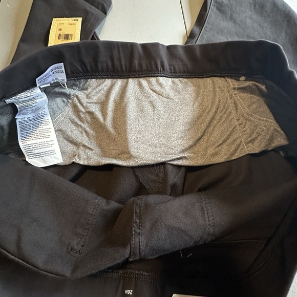 Levi's Womens 26W Black Shaping Leggings Pull On Pants Stretch Slimming NEW - Picture 5 of 8